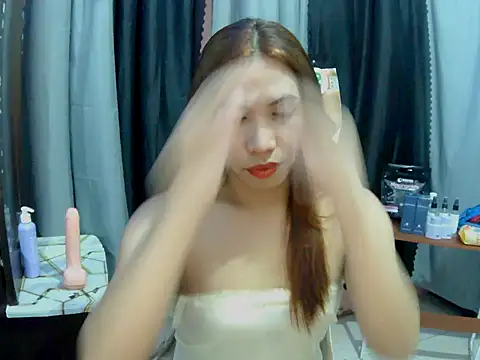 Snapshot of Chen_Lavin chatting on 11/22/25, 03:22 Chen Lavin online show from 11/22/25, 03:22