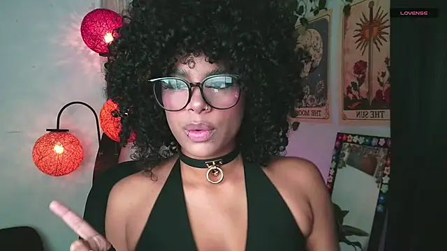 Snapshot of Raven_luv chatting on 09/14/25, 09:25 Raven luv online show from 09/14/25, 09:25