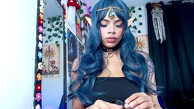 Snapshot of Raven_luv chatting on 10/10/25, 01:15 Raven luv online show from 10/10/25, 01:15