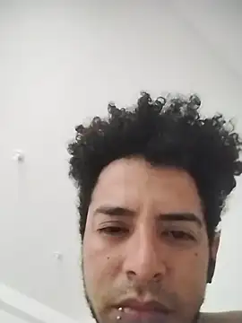 Snapshot of ThiagoFernandezChancay25 chatting on 11/08/25, 01:11 ThiagoFernandezChancay25 online show from 11/08/25, 01:11