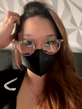 vy nguyen99 online show from 09/14/25, 06:45