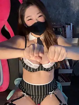 vy nguyen99 online show from 09/19/25, 05:53