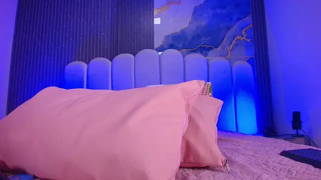 abbyrouss  online show from 12/04/25, 03:05