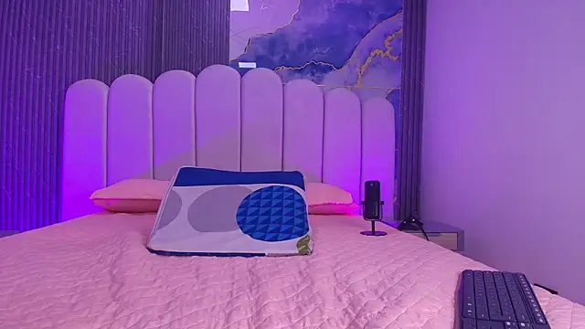 abbyrouss  online show from 04/18/26, 03:10