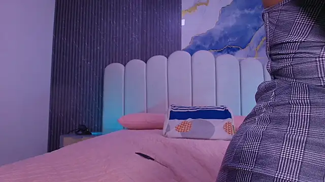 abbyrouss  online show from 07/04/26, 03:13