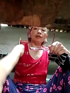 Snapshot of -Xuka-200 chatting on 09/28/25, 06:30 -Xuka-200 online show from 09/28/25, 06:30