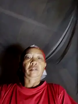 Snapshot of -Xuka-200 chatting on 10/17/25, 10:45 -Xuka-200 online show from 10/17/25, 10:45