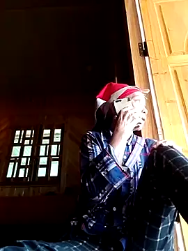 Snapshot of -Xuka-200 chatting on 10/19/25, 09:32 -Xuka-200 online show from 10/19/25, 09:32