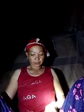 Snapshot of -Xuka-200 chatting on 10/19/25, 09:37 -Xuka-200 online show from 10/19/25, 09:37