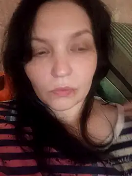 Snapshot of Breezy_88 chatting on 11/12/25, 10:30 Breezy 88 online show from 11/12/25, 10:30