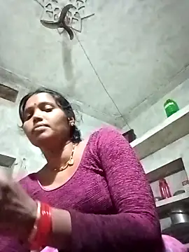 Snapshot of Cm_pooja chatting on 09/13/25, 01:33 Cm pooja online show from 09/13/25, 01:33