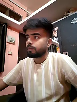 soniriyaa010101 online show from 04/07/26, 08:48