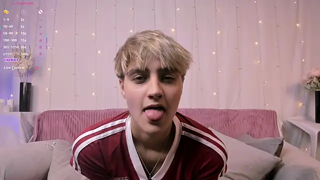 Astrellia online show from 10/10/25, 07:24