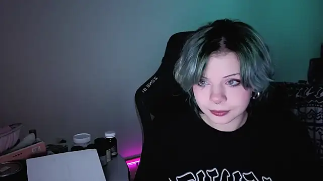 Alice Zev online show from 09/21/25, 04:52