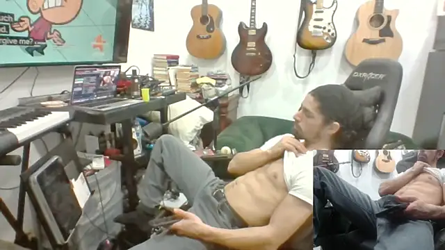 Snapshot of Stringin69 chatting on 02/05/26, 07:35 Stringin69 online show from 02/05/26, 07:35