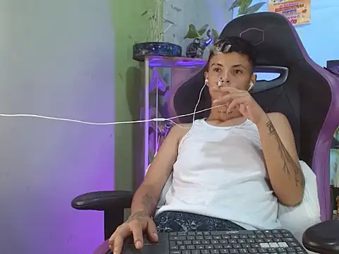 Snapshot of Dorland777 chatting on 09/16/25, 01:39 Dorland777 online show from 09/16/25, 01:39