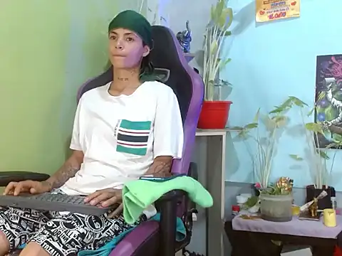 Snapshot of Dorland777 chatting on 10/11/25, 11:31 Dorland777 online show from 10/11/25, 11:31