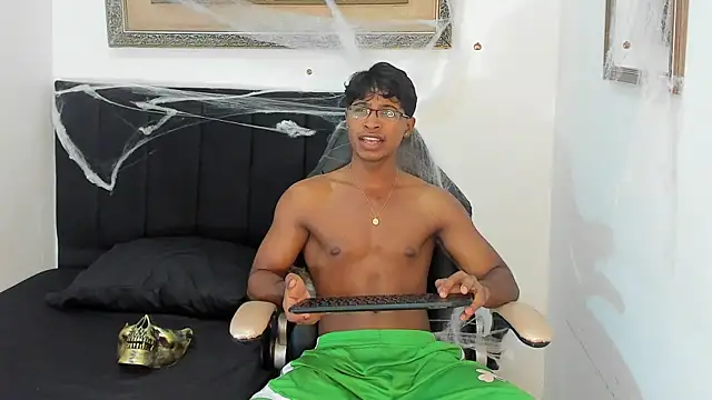 Snapshot of cassian_gold chatting on 10/15/25, 03:50 cassian gold online show from 10/15/25, 03:50