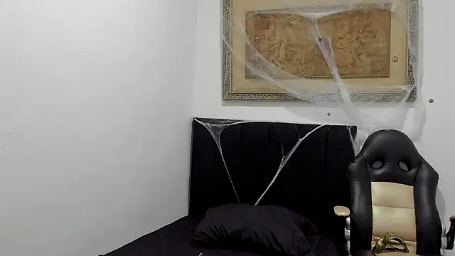 Snapshot of cassian_gold chatting on 10/28/25, 02:37 cassian gold online show from 10/28/25, 02:37