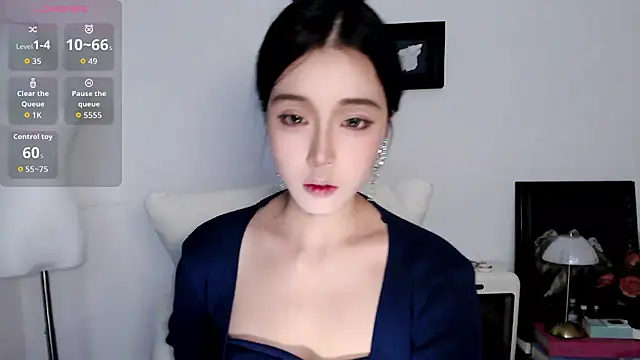 Snapshot of Wfrost0707 chatting on 12/15/25, 12:42 Wfrost0707 online show from 12/15/25, 12:42