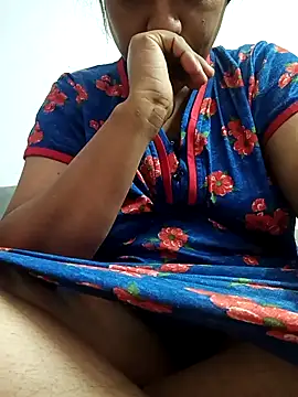 Snapshot of hottie_jenny9 chatting on 09/14/25, 01:32 hottie jenny9 online show from 09/14/25, 01:32