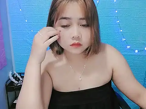 Snapshot of Nhan7868 chatting on 10/13/25, 08:09 Nhan7868 online show from 10/13/25, 08:09