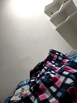 Chanderi19 online show from 10/09/25, 03:32