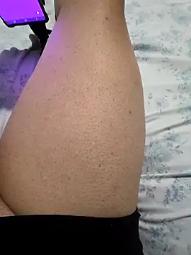 Snapshot of maxelbueno chatting on 10/02/25, 03:46 maxelbueno online show from 10/02/25, 03:46