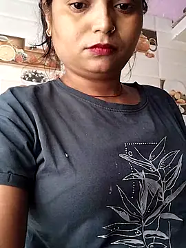 Hot-Pooja25 online show from 04/30/26, 02:40