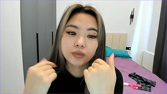 Maakimita online show from 10/28/25, 07:45