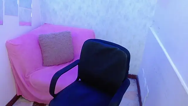 KendallWood  online show from 11/07/25, 08:20