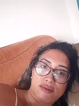 Snapshot of romerasexy chatting on 10/12/25, 01:10 romerasexy online show from 10/12/25, 01:10