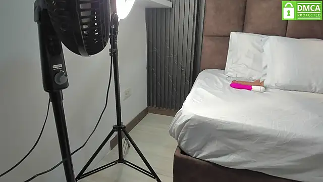 Sussy Vixen online show from 09/26/25, 10:14