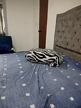 ellafrost-1 online show from 10/04/25, 04:05