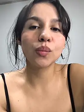 Daniela-rosee online show from 11/27/25, 02:46