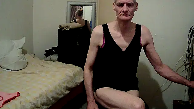 Snapshot of hobybobbi chatting on 09/25/25, 08:45 hobybobbi online show from 09/25/25, 08:45