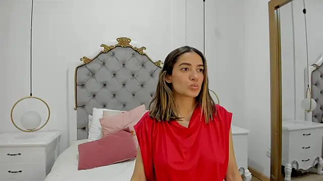 Skylerwhite02 online show from 04/08/26, 03:28