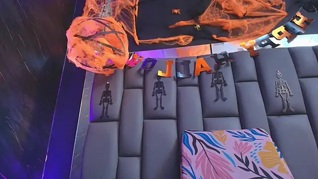 Snapshot of kissme_luna chatting on 10/29/25, 07:15 kissme luna online show from 10/29/25, 07:15