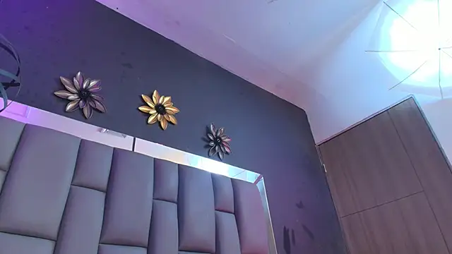 Snapshot of kissme_luna chatting on 11/11/25, 07:03 kissme luna online show from 11/11/25, 07:03