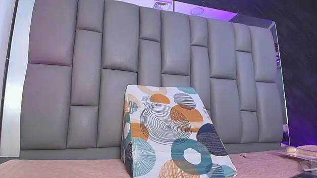 Snapshot of kissme_luna chatting on 11/13/25, 07:13 kissme luna online show from 11/13/25, 07:13