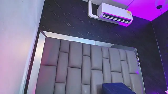 Snapshot of kissme_luna chatting on 11/21/25, 07:01 kissme luna online show from 11/21/25, 07:01