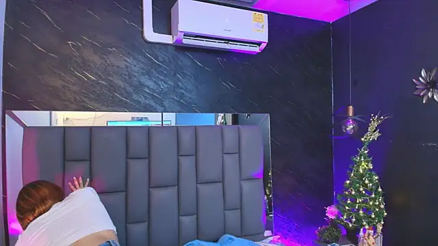 Snapshot of kissme_luna chatting on 11/27/25, 07:05 kissme luna online show from 11/27/25, 07:05