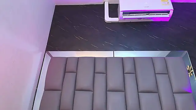 Snapshot of kissme_luna chatting on 11/28/25, 07:05 kissme luna online show from 11/28/25, 07:05