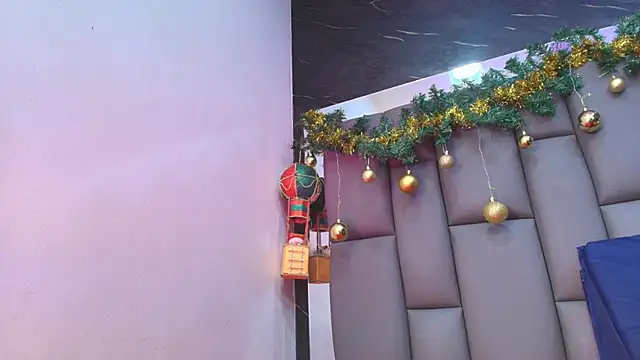 Snapshot of kissme_luna chatting on 12/15/25, 07:07 kissme luna online show from 12/15/25, 07:07