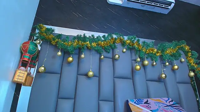 Snapshot of kissme_luna chatting on 12/16/25, 07:08 kissme luna online show from 12/16/25, 07:08