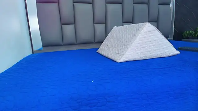 Snapshot of kissme_luna chatting on 02/28/26, 07:04 kissme luna online show from 02/28/26, 07:04