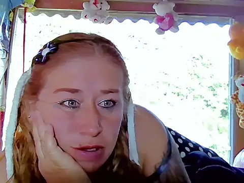 Snapshot of Effata30 chatting on 10/28/25, 08:55 Effata30 online show from 10/28/25, 08:55