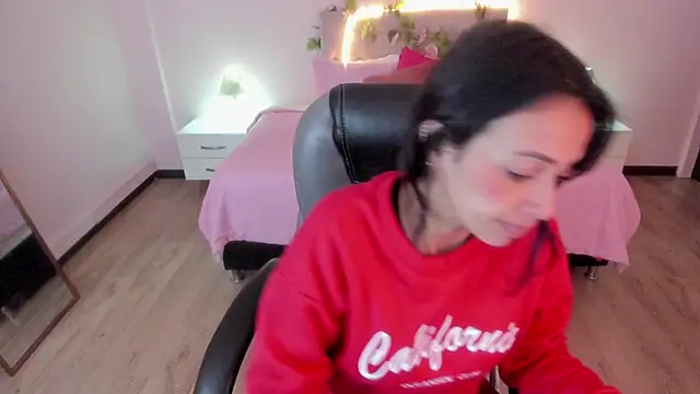 Snapshot of Mariam_Lopez__ chatting on 06/17/26, 03:09 Mariam Lopez online show from 06/17/26, 03:09
