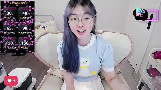 baby-yaya20 online show from 12/18/25, 07:03