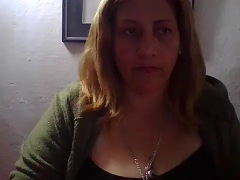 Snapshot of ROOMIINA chatting on 10/13/25, 05:57 ROOMIINA online show from 10/13/25, 05:57